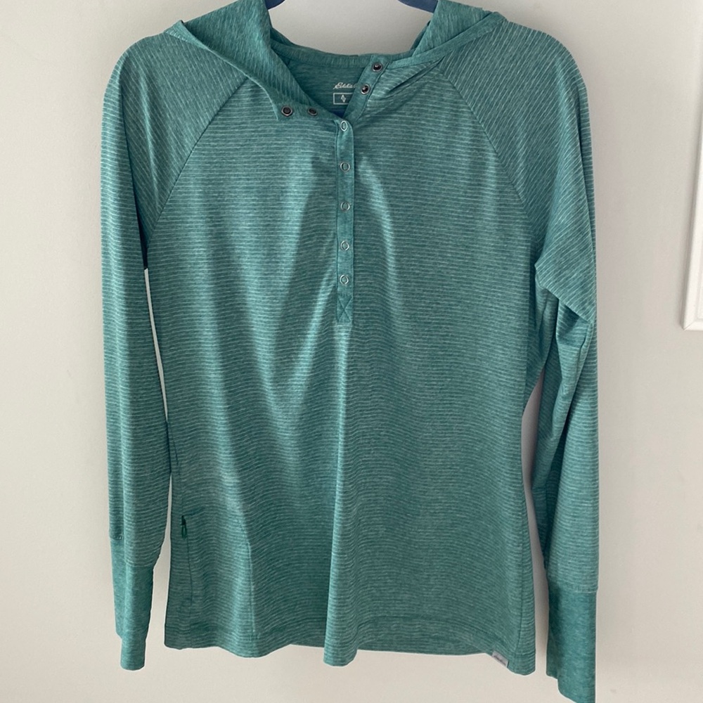 Eddie Bauer lightweight pullover with hood- great condition